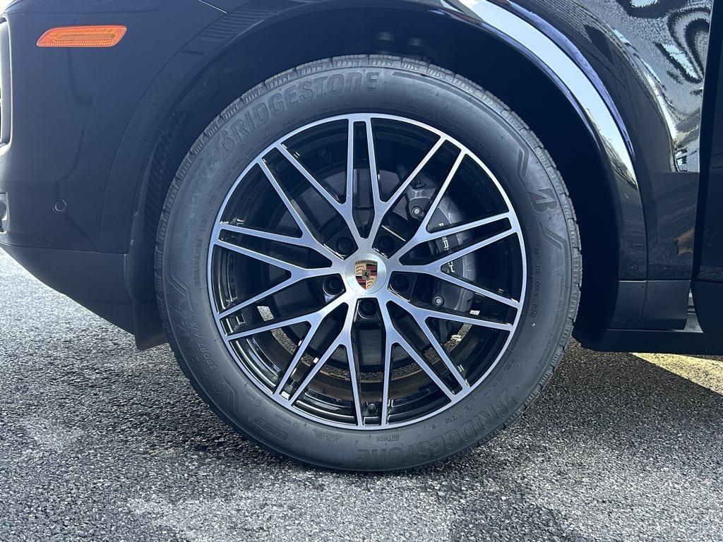 used 2025 Porsche Cayenne car, priced at $86,995