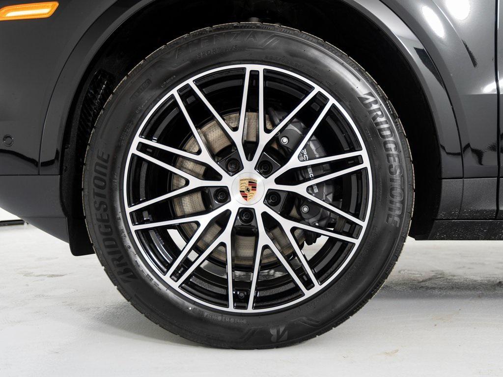 new 2025 Porsche Cayenne car, priced at $100,815