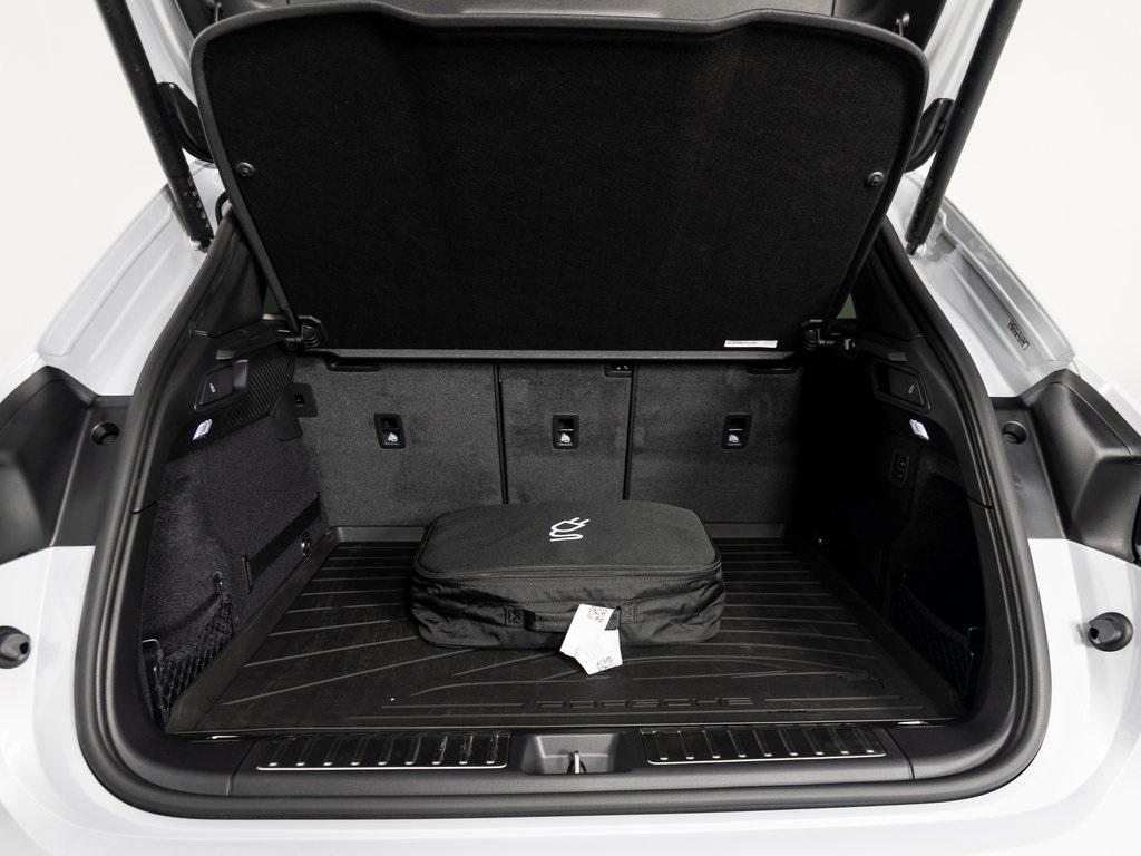 new 2025 Porsche Macan car, priced at $101,285
