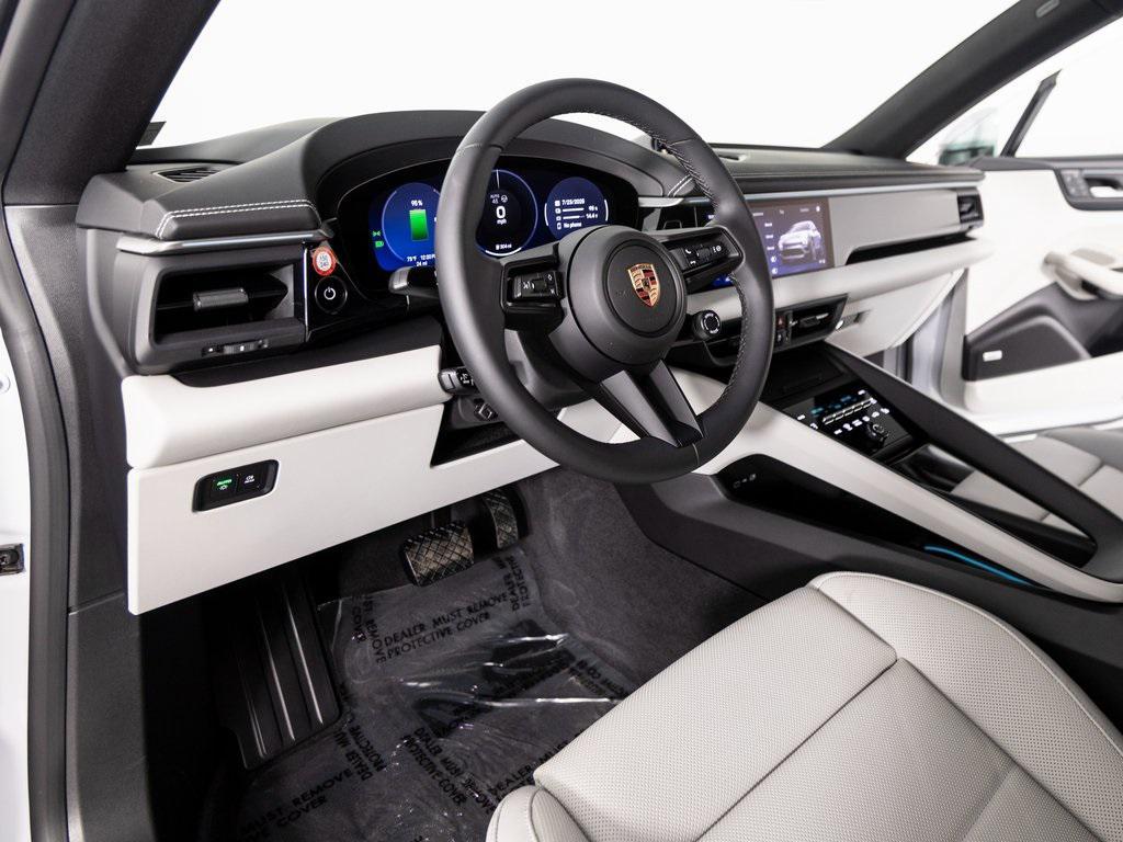 new 2025 Porsche Macan car, priced at $101,285