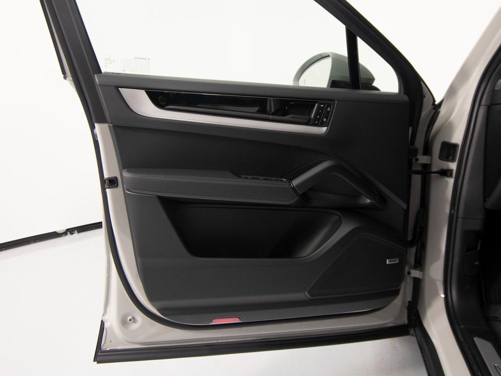 new 2026 Porsche Cayenne car, priced at $112,950