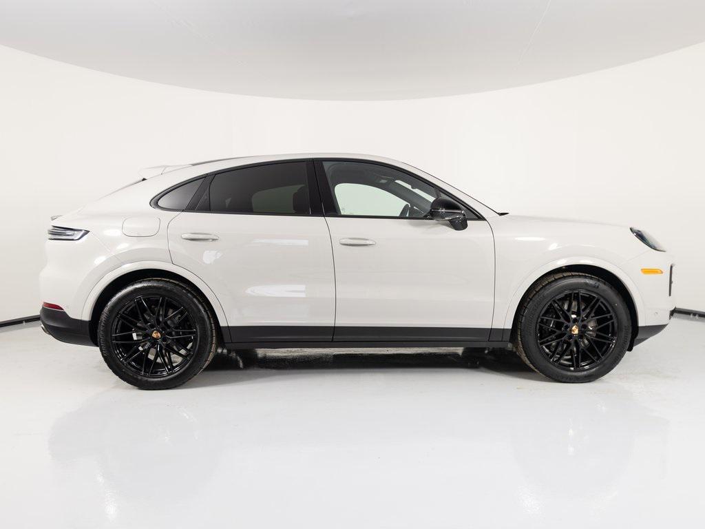 new 2025 Porsche Cayenne car, priced at $107,465
