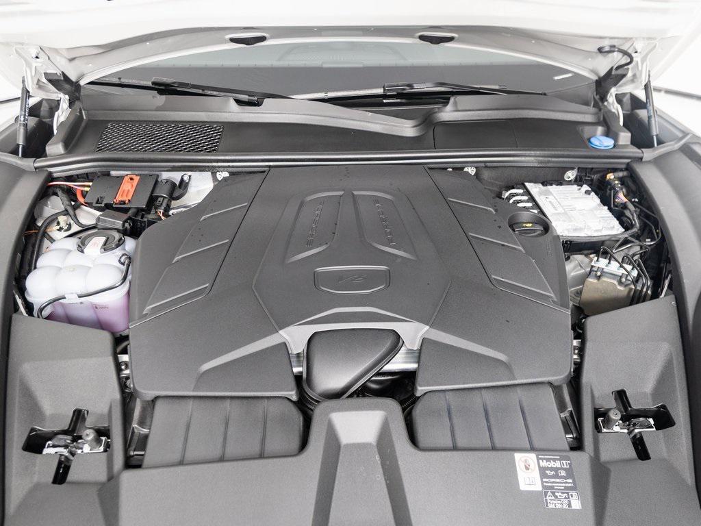 new 2025 Porsche Cayenne car, priced at $107,465