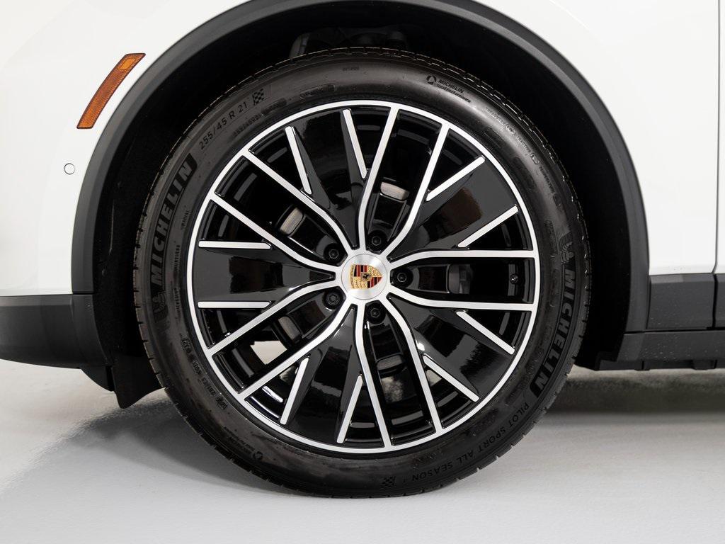 new 2025 Porsche Macan car, priced at $95,095