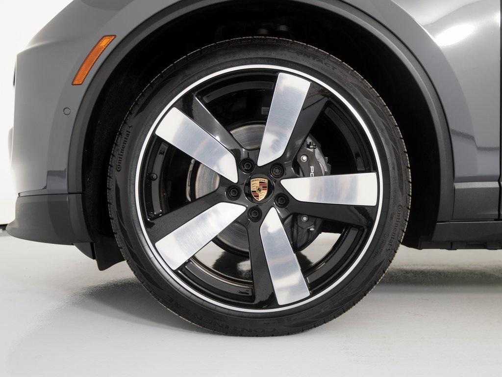 new 2025 Porsche Macan car, priced at $98,725