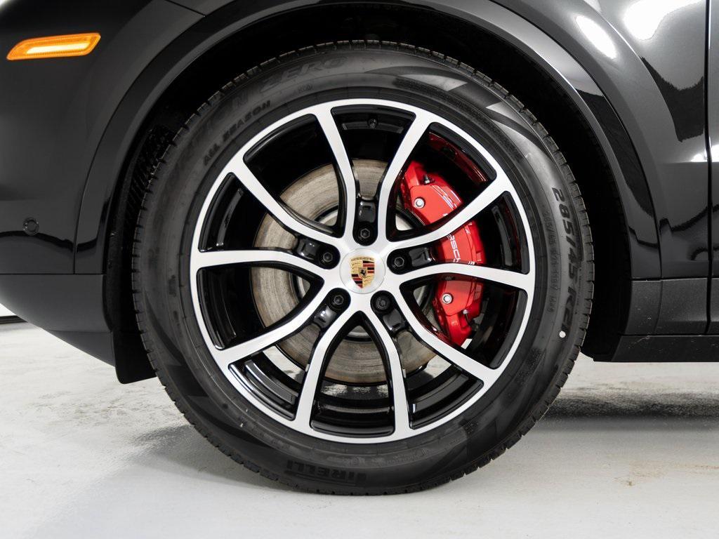 new 2025 Porsche Cayenne car, priced at $125,955