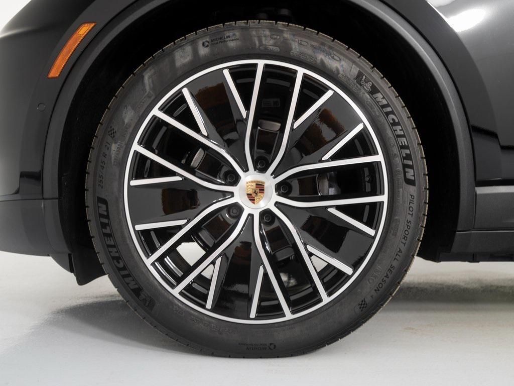 new 2025 Porsche Macan car, priced at $98,425