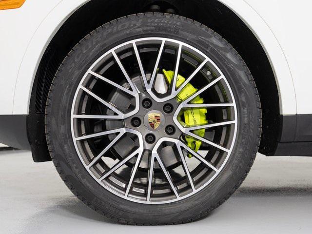 used 2021 Porsche Cayenne E-Hybrid car, priced at $64,995