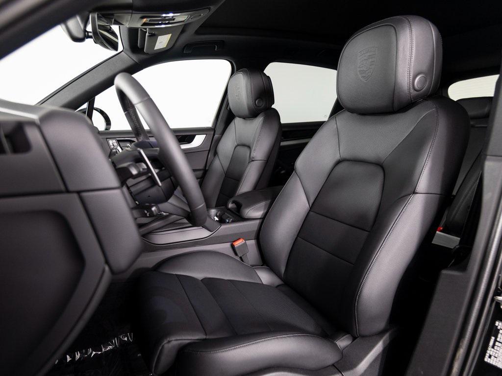 new 2025 Porsche Cayenne car, priced at $106,455