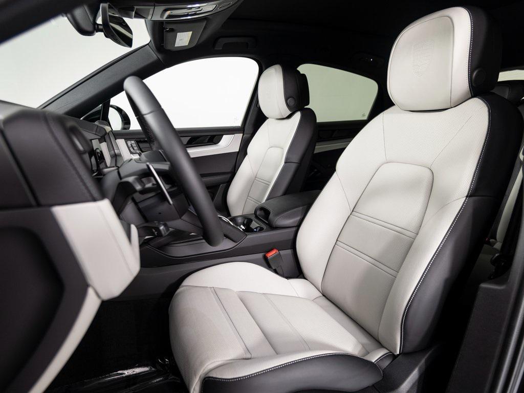 new 2025 Porsche Cayenne car, priced at $134,335