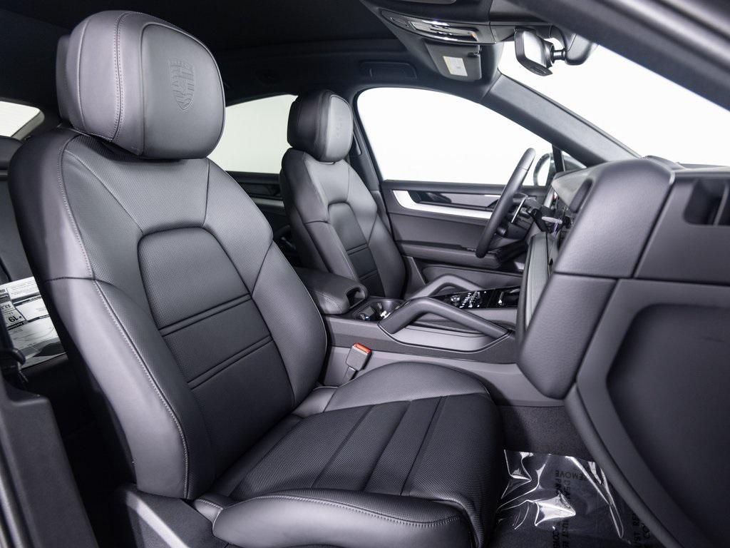 new 2025 Porsche Cayenne car, priced at $101,835