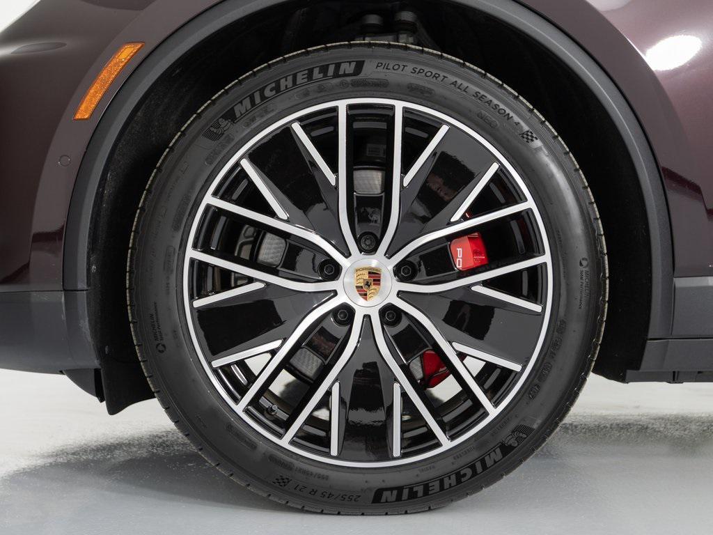 new 2025 Porsche Macan car, priced at $100,055