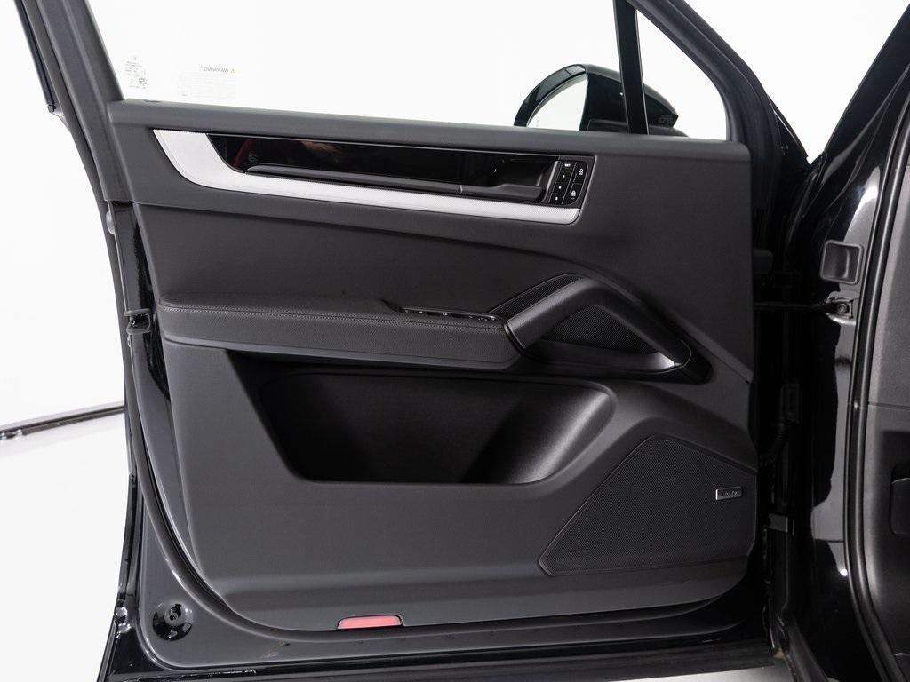 new 2025 Porsche Cayenne car, priced at $101,435