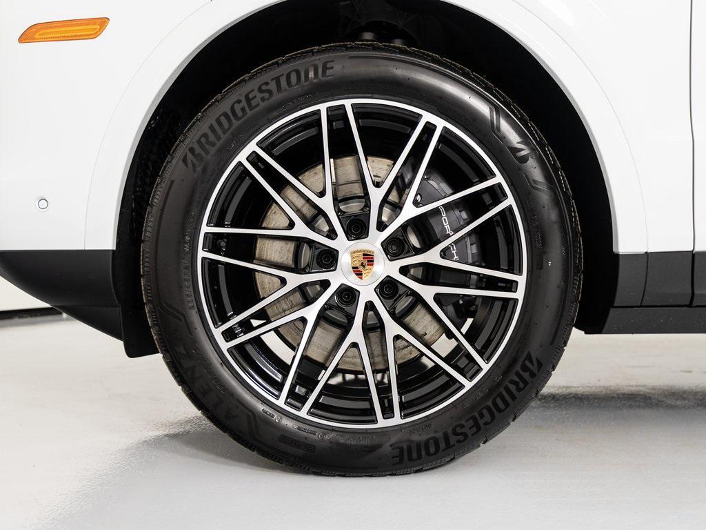 new 2025 Porsche Cayenne car, priced at $116,865