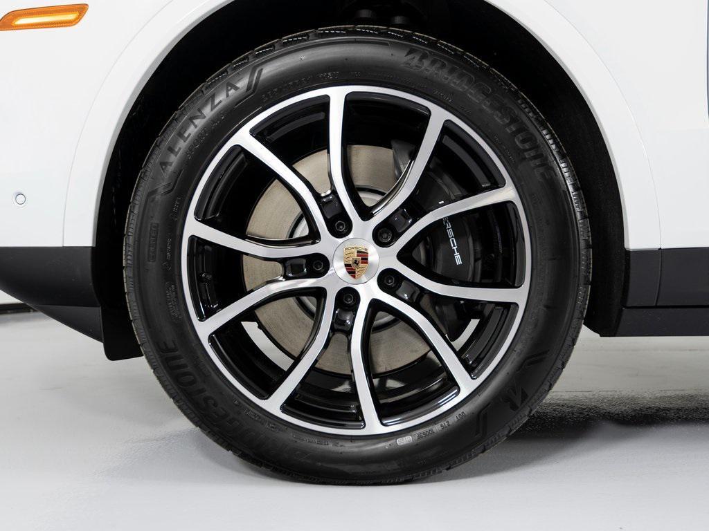 new 2025 Porsche Cayenne car, priced at $119,575