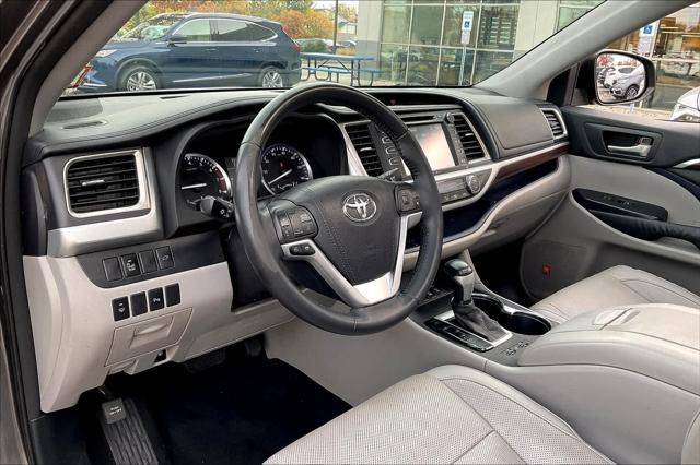 used 2015 Toyota Highlander car, priced at $21,546