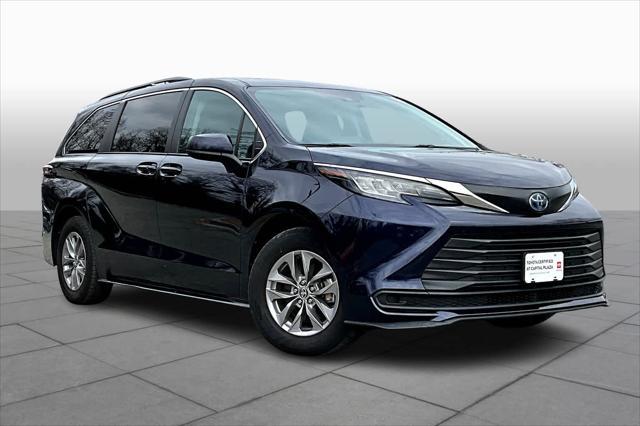 used 2022 Toyota Sienna car, priced at $38,709