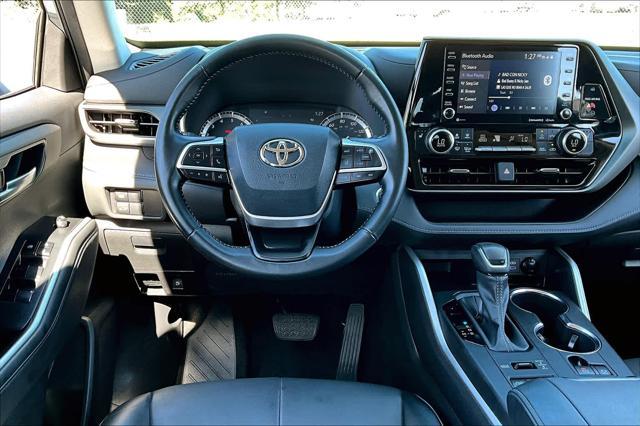 used 2022 Toyota Highlander car, priced at $37,694