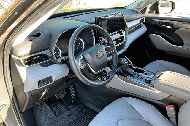 used 2022 Toyota Highlander car, priced at $41,535