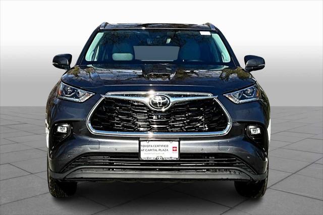 used 2022 Toyota Highlander car, priced at $41,535