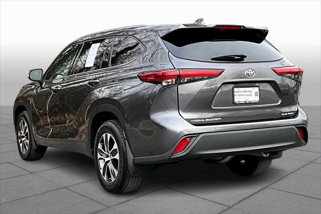 used 2022 Toyota Highlander car, priced at $38,298