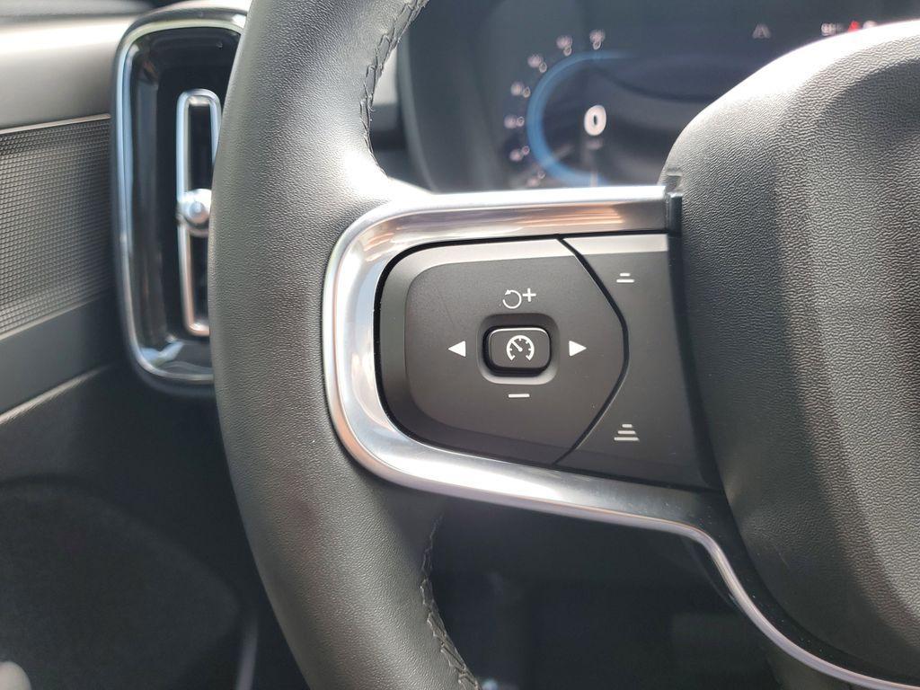 used 2025 Volvo XC40 car, priced at $28,900