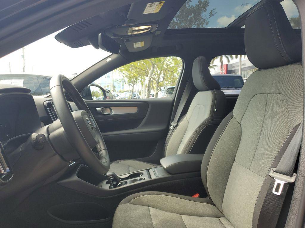 used 2025 Volvo XC40 car, priced at $28,900