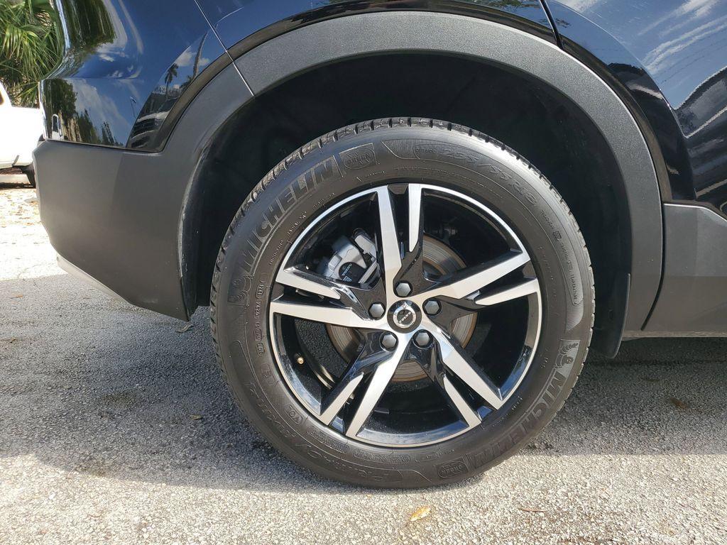 used 2025 Volvo XC40 car, priced at $28,900