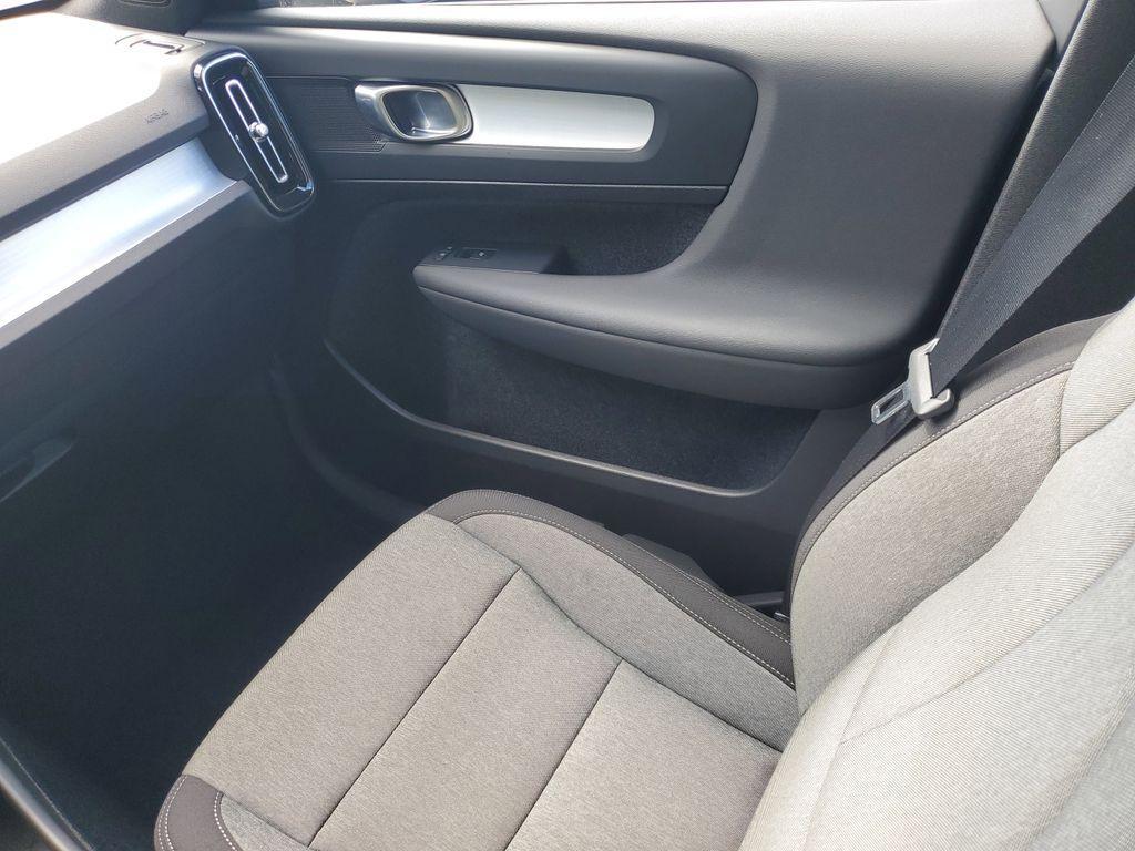 used 2025 Volvo XC40 car, priced at $28,900