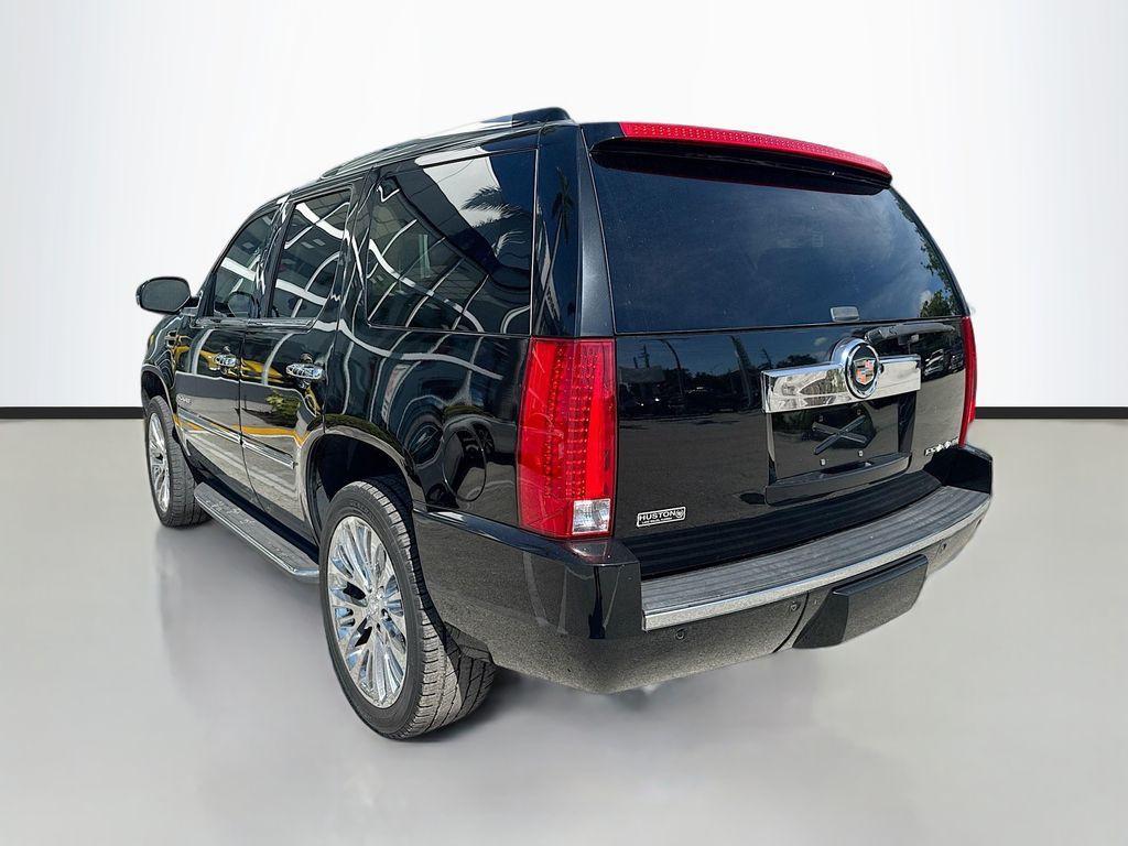 used 2013 Cadillac Escalade car, priced at $19,900
