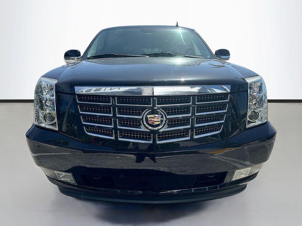 used 2013 Cadillac Escalade car, priced at $19,900