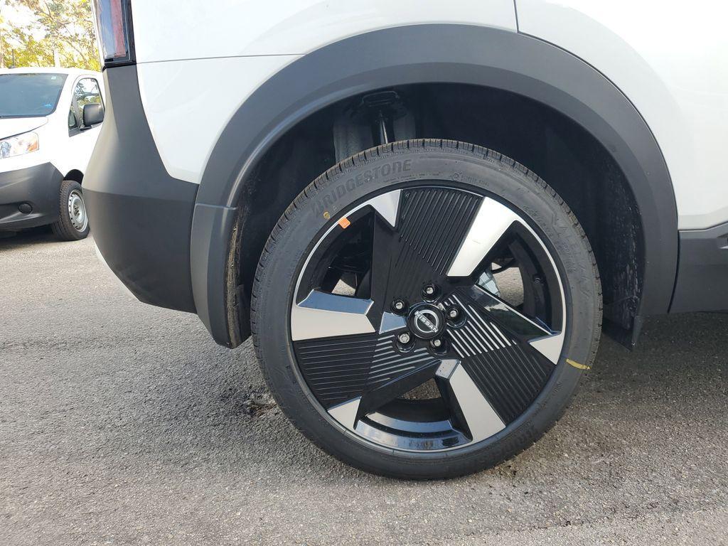 new 2025 Nissan Kicks car, priced at $28,464