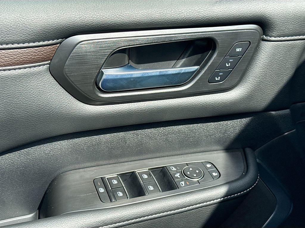 new 2025 Nissan Armada car, priced at $76,893