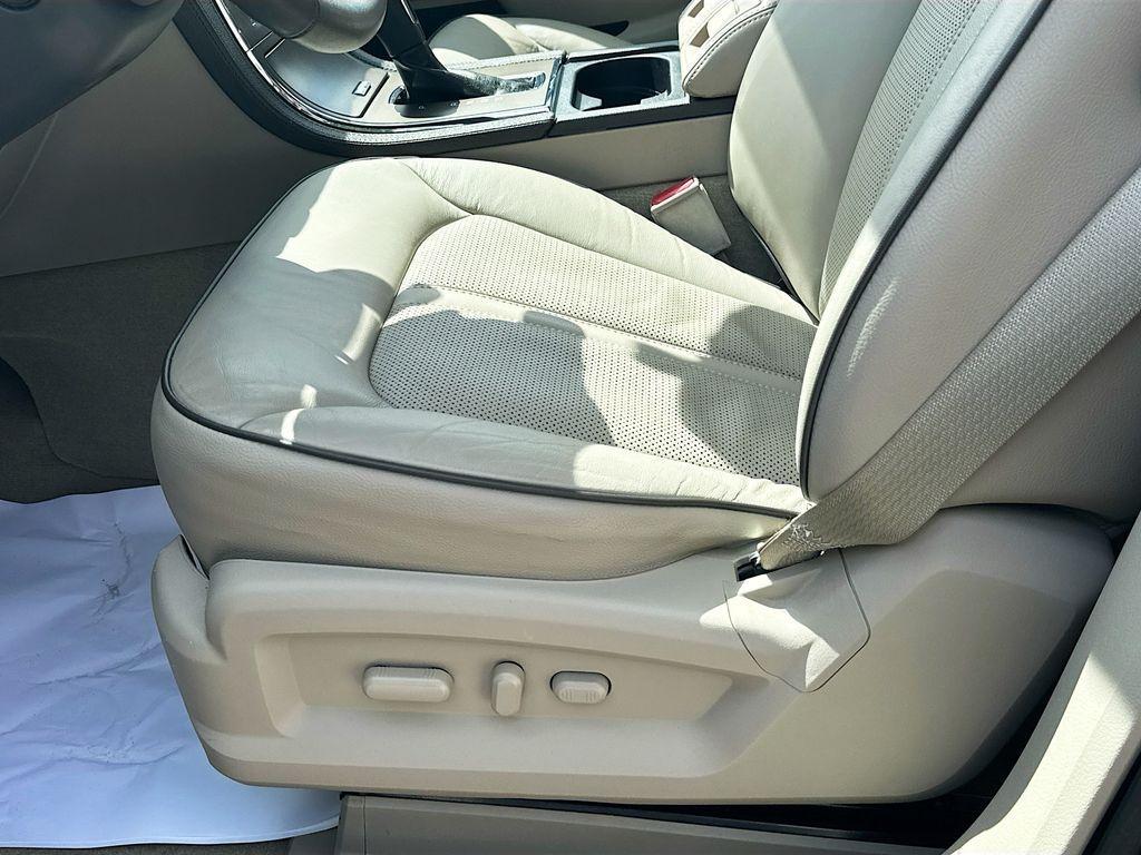 used 2013 Lincoln MKX car, priced at $11,700