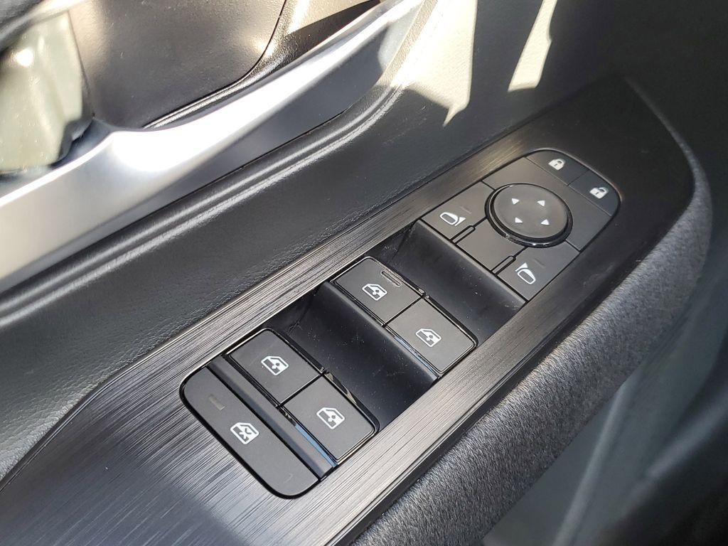 new 2025 Nissan Kicks car, priced at $25,194
