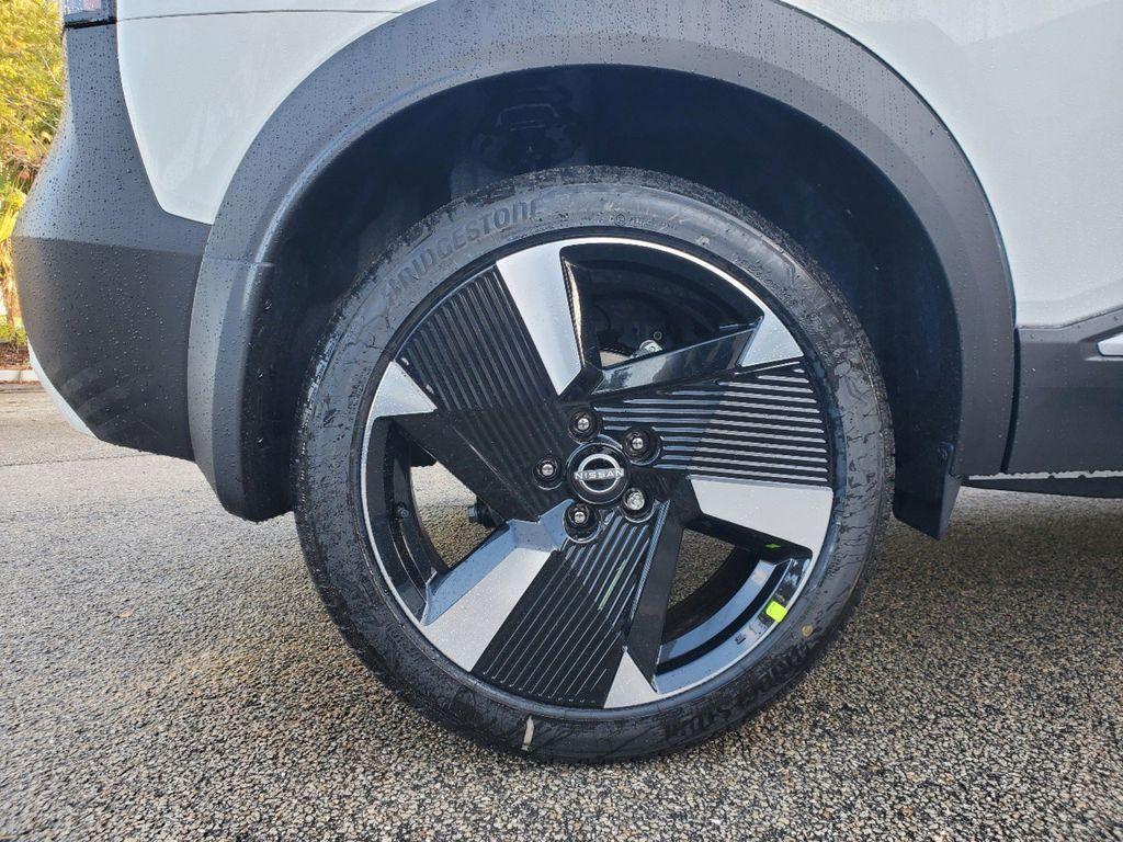 new 2025 Nissan Kicks car, priced at $27,805