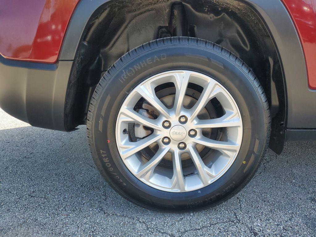 used 2021 Jeep Cherokee car, priced at $16,900