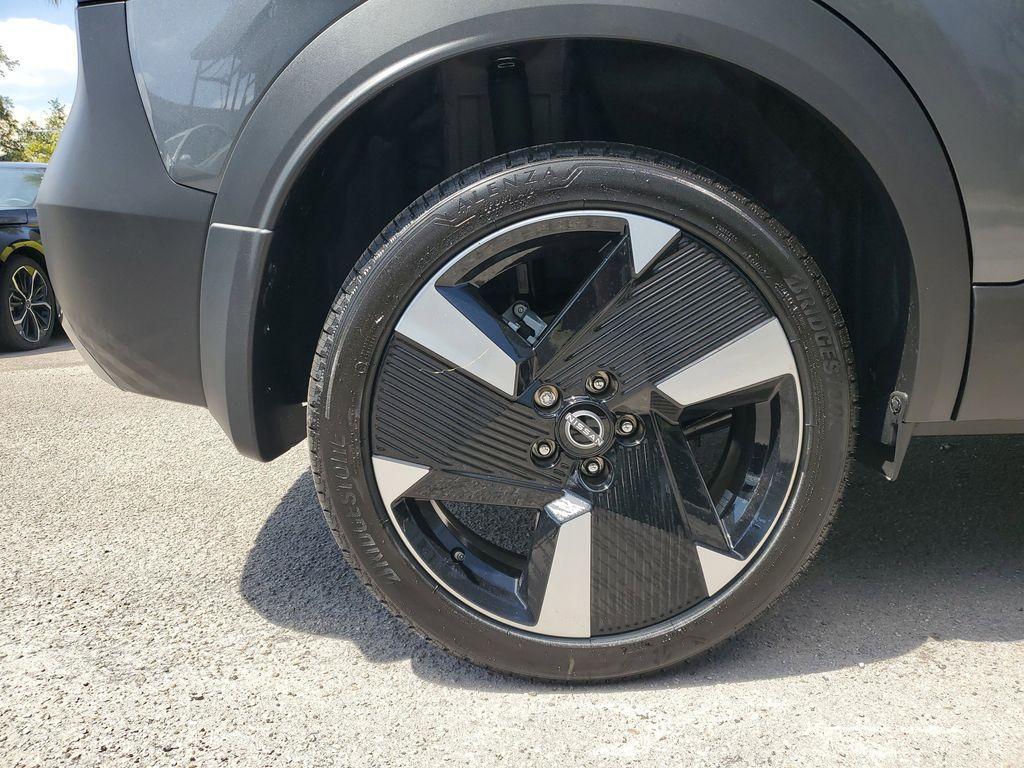 new 2025 Nissan Kicks car, priced at $25,960