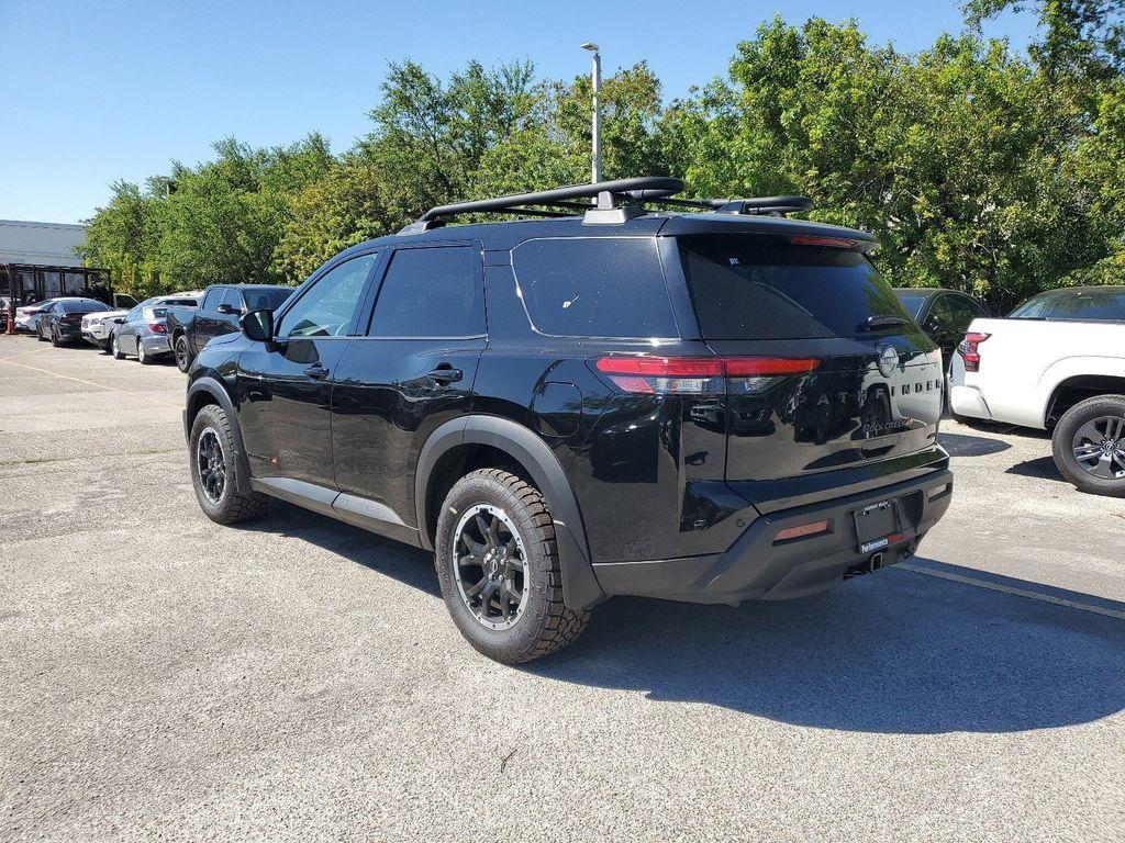 new 2025 Nissan Pathfinder car, priced at $41,682