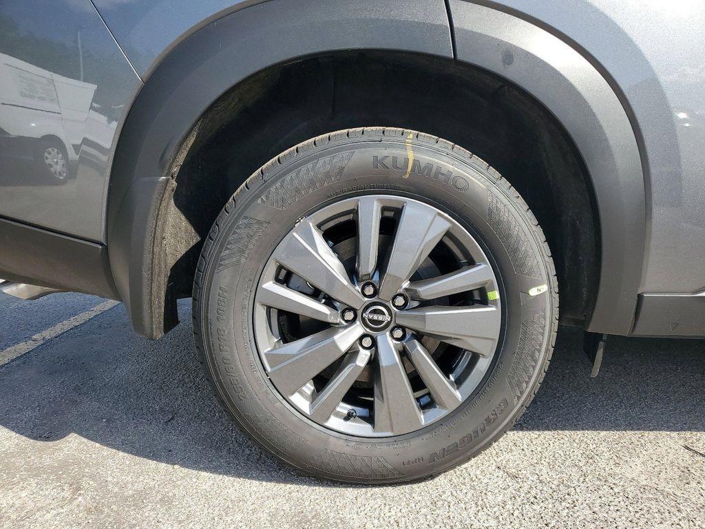 new 2025 Nissan Pathfinder car, priced at $39,121