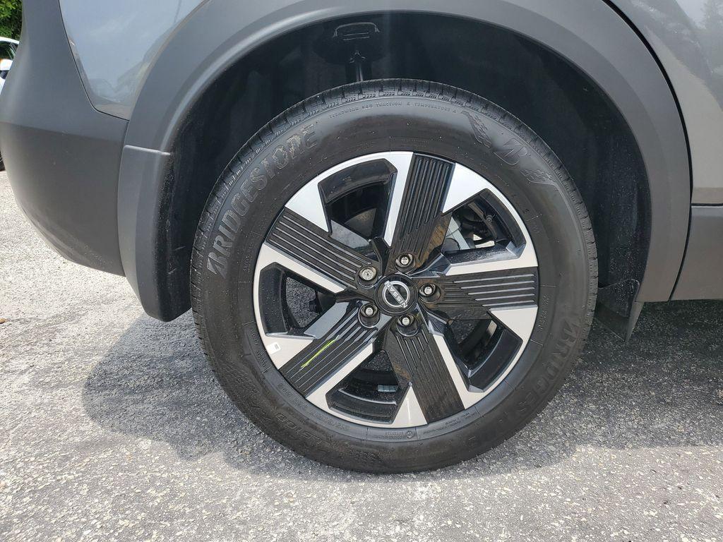 new 2025 Nissan Kicks car, priced at $24,984