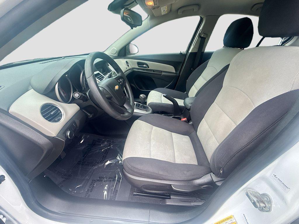 used 2015 Chevrolet Cruze car, priced at $5,800