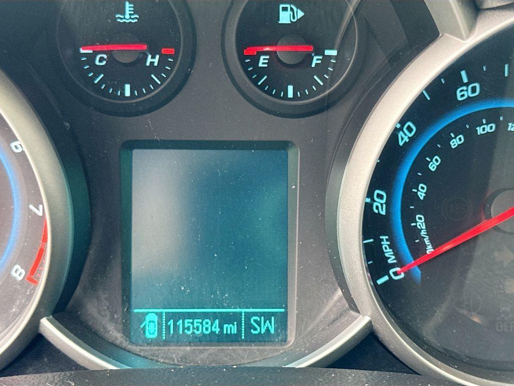 used 2015 Chevrolet Cruze car, priced at $5,800