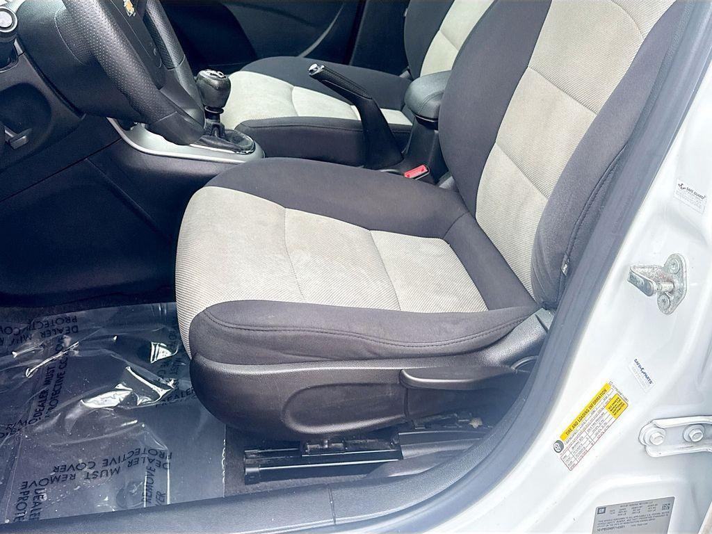 used 2015 Chevrolet Cruze car, priced at $5,800