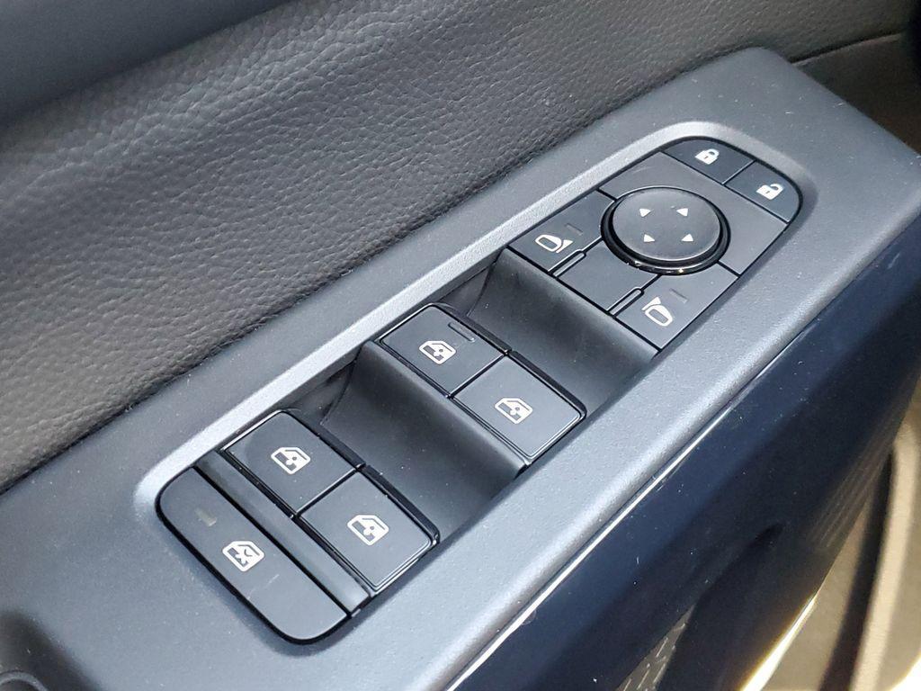 new 2025 Nissan Pathfinder car, priced at $38,269