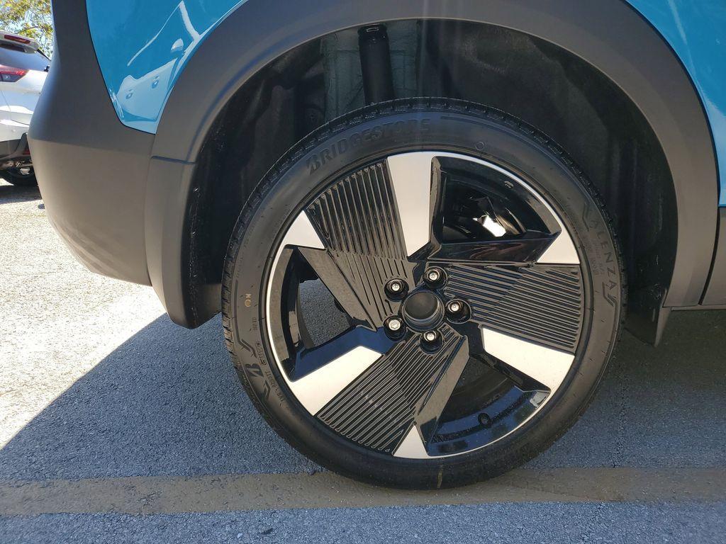 new 2025 Nissan Kicks car, priced at $26,871