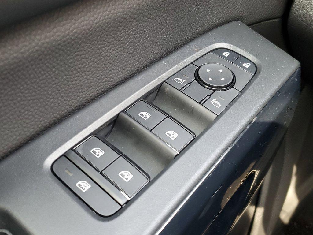 new 2025 Nissan Pathfinder car, priced at $39,036