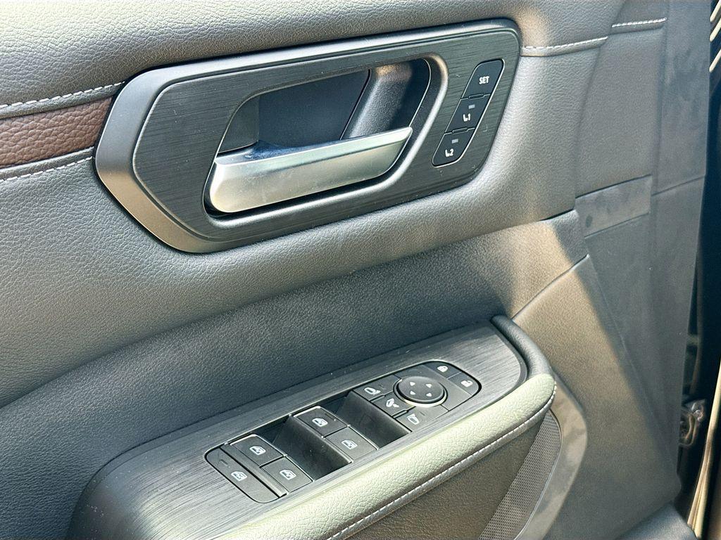 new 2025 Nissan Armada car, priced at $64,130