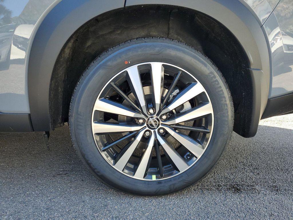 new 2025 Nissan Pathfinder car, priced at $46,543