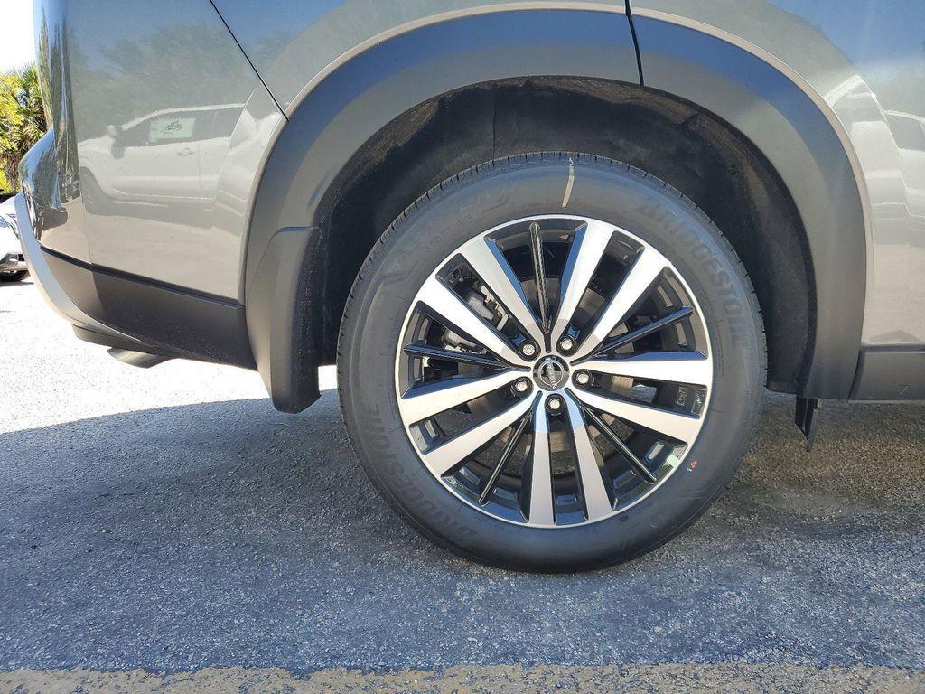 new 2025 Nissan Pathfinder car, priced at $46,131